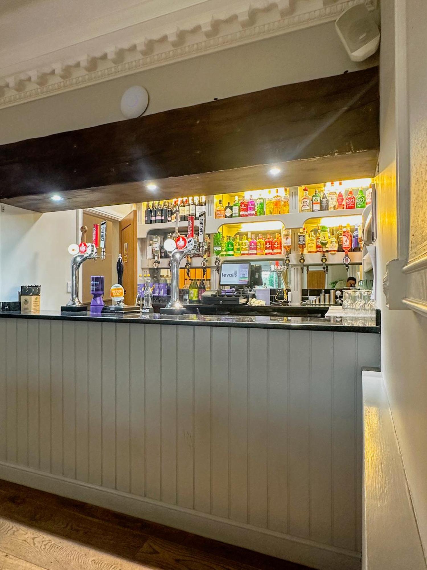 فندق The Corbet Arms Uffington  المظهر الخارجي الصورة