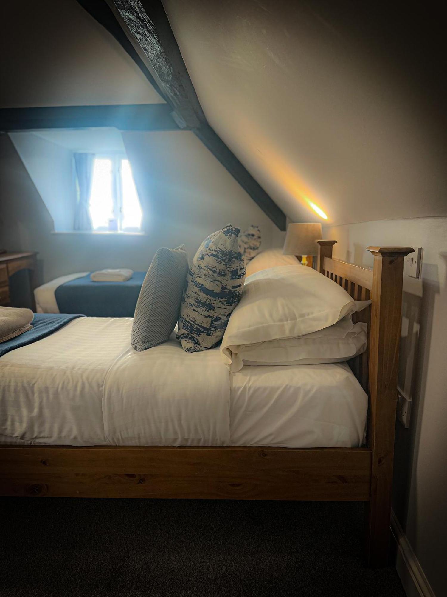فندق The Corbet Arms Uffington  الغرفة الصورة