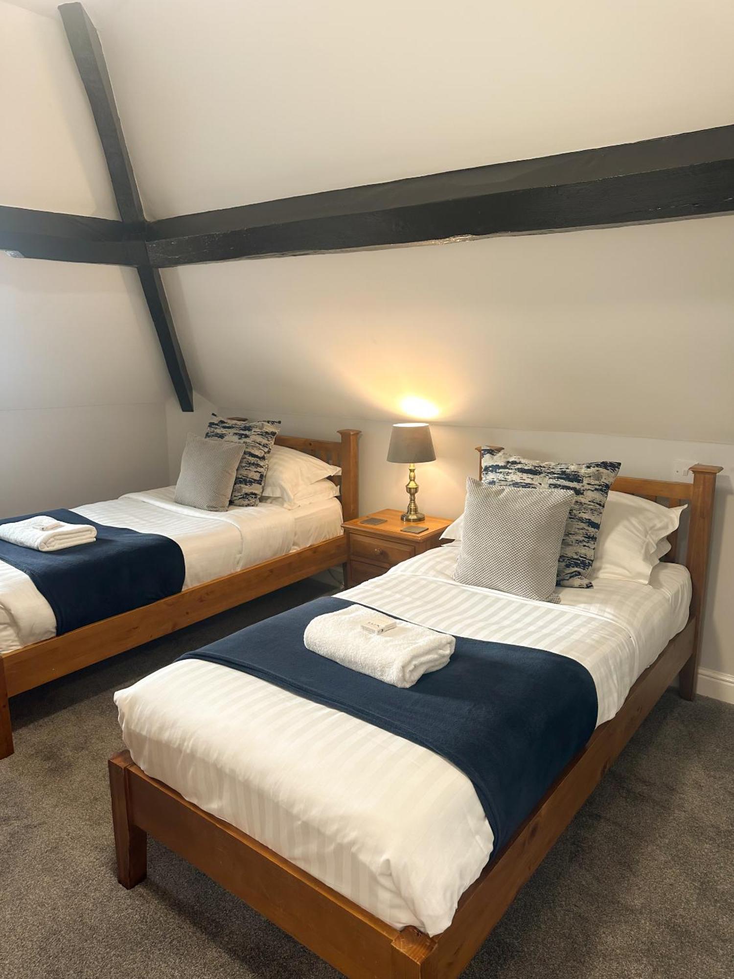 فندق The Corbet Arms Uffington  الغرفة الصورة
