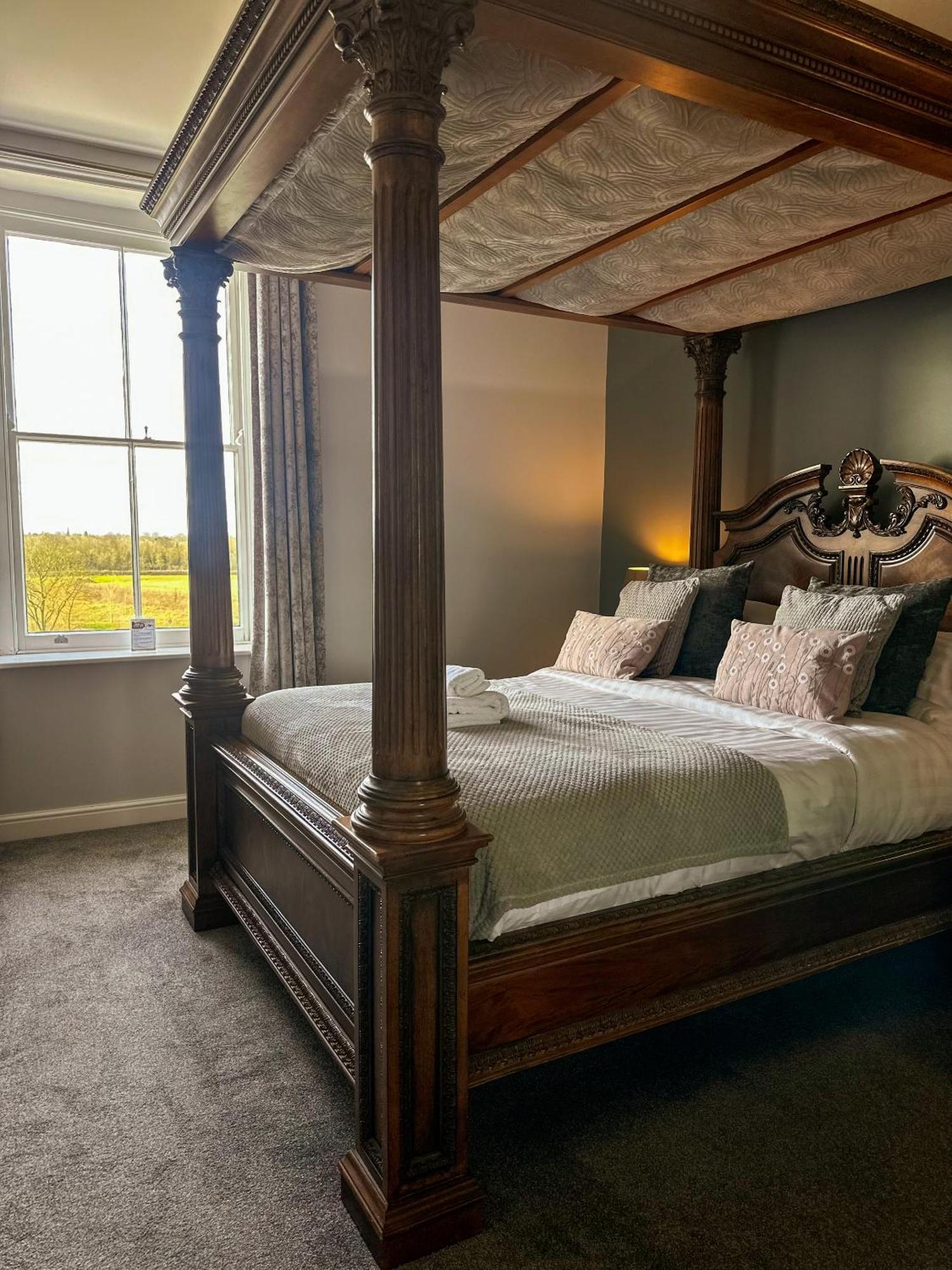 فندق The Corbet Arms Uffington  الغرفة الصورة